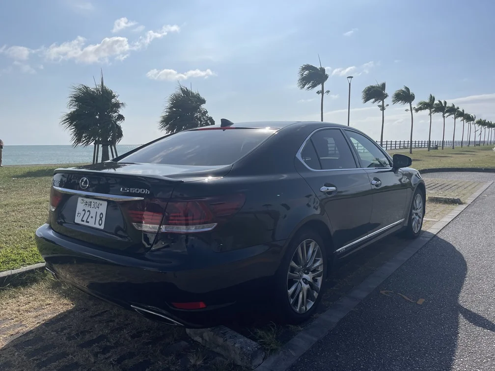 LEXUS
