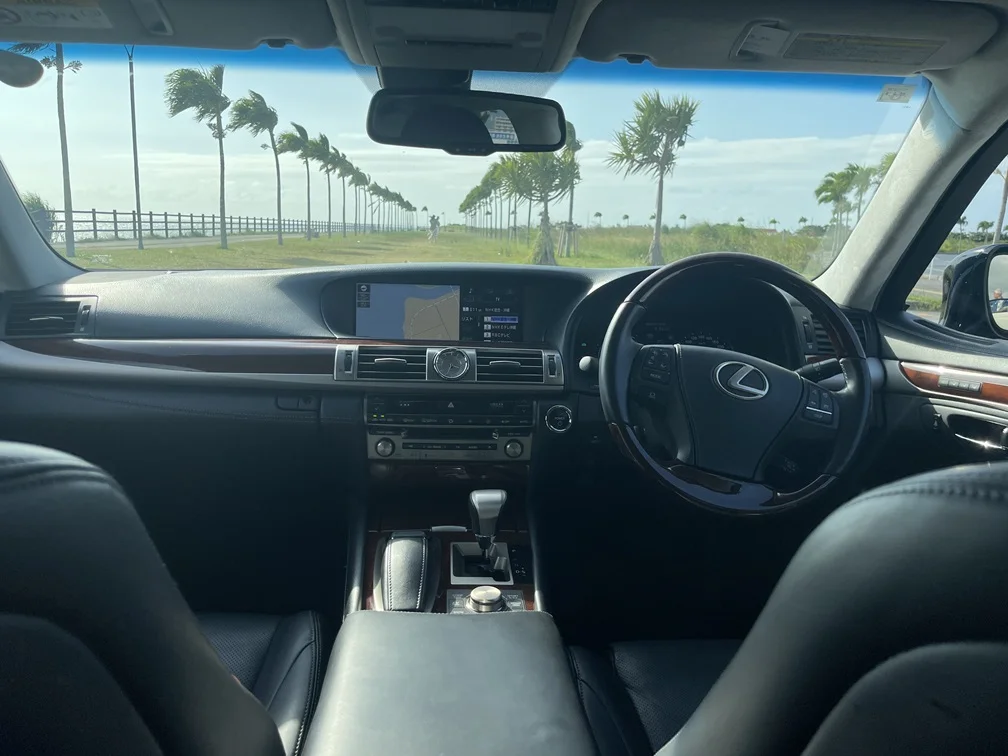 LEXUS