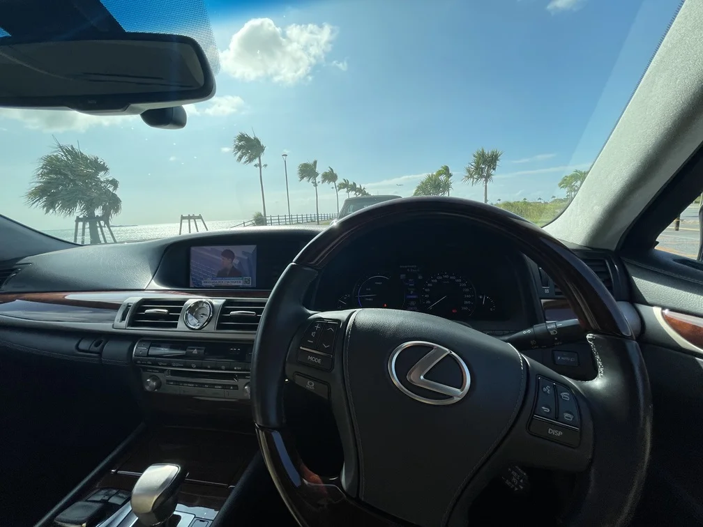 LEXUS