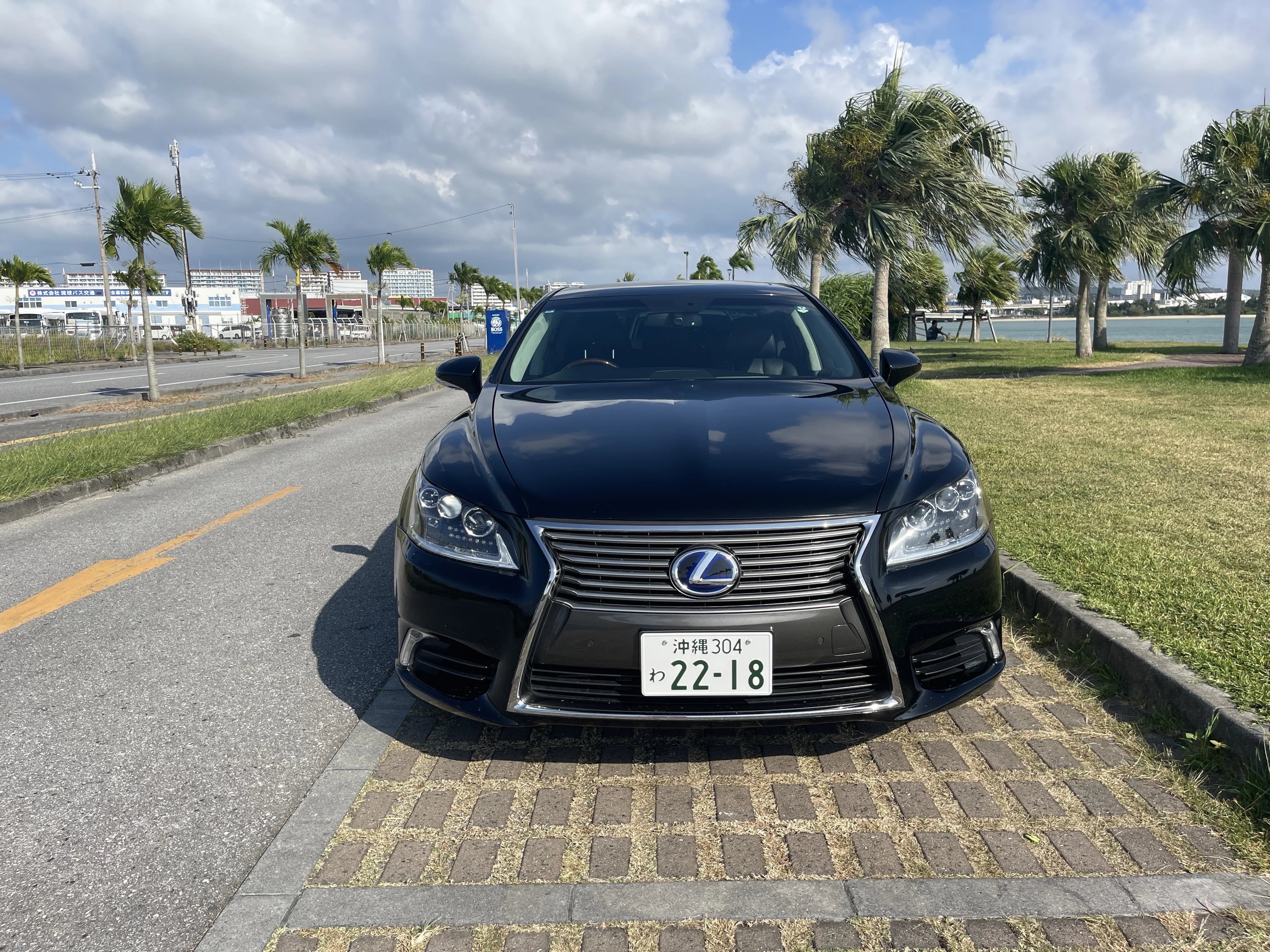 LEXUS