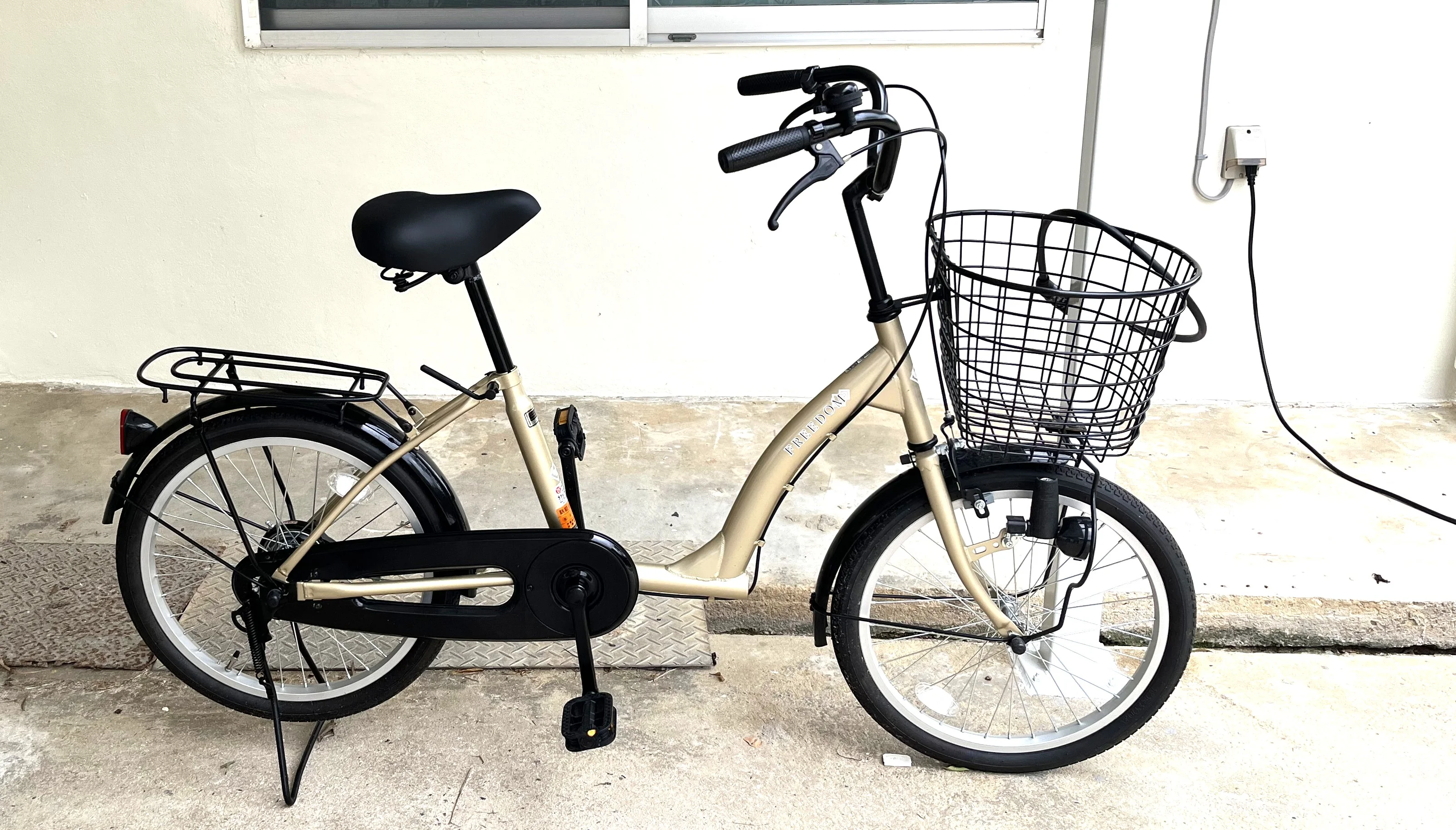 レンタル自転車（小20インチ）金色